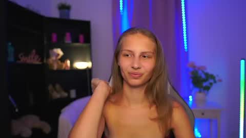 Emmie online show from July 28, 3:21 pm