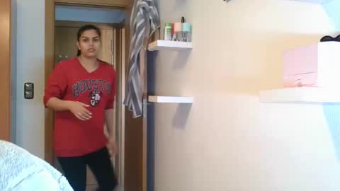 emmie online show from November 6, 9:10 am