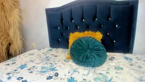 Snapshot of emmiejones_ chatting on October 8, 8:17 pm Emmi online show from October 8, 8:17 pm