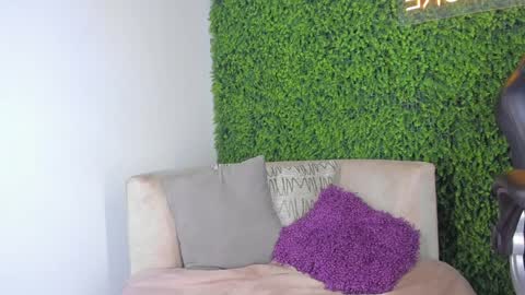 Snapshot of emmiily_z chatting on January 24, 8:00 pm Emmiily online show from January 24, 8:00 pm