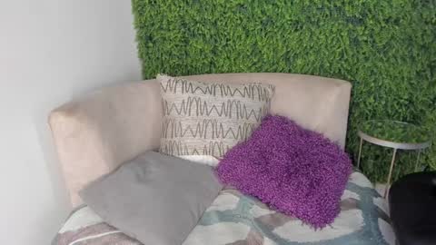 Snapshot of emmiily_z chatting on January 31, 8:12 pm Emmiily online show from January 31, 8:12 pm
