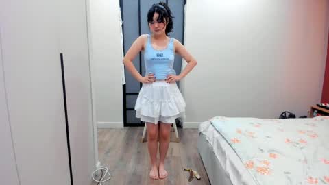 Snapshot of emmilee_ chatting on June 4, 1:17 pm Emilia online show from June 4, 1:17 pm