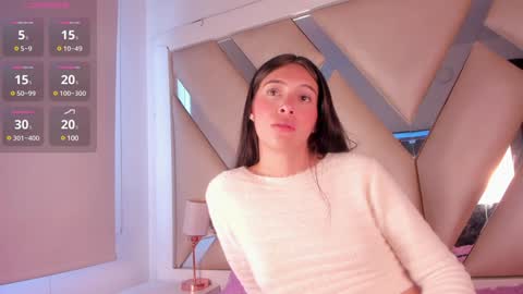 Snapshot of emmily_evans_ chatting on January 10, 1:09 pm emmily_evans_ online show from January 10, 1:09 pm