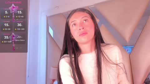 Snapshot of emmily_evans_ chatting on January 13, 1:06 pm emmily_evans_ online show from January 13, 1:06 pm