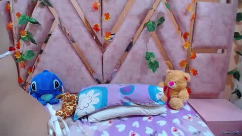 EmmilyWalker online show from December 17, 2:44 am