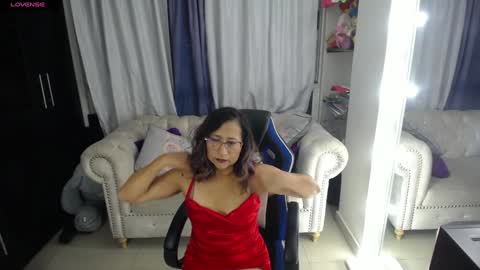 Emmily online show from December 18, 2:10 am