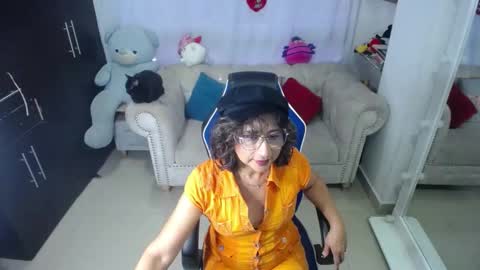 Emmily online show from March 10, 11:16 pm