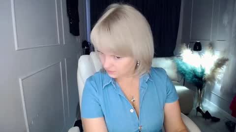 Snapshot of emmmam chatting on February 20, 9:00 am emmmam online show from February 20, 9:00 am