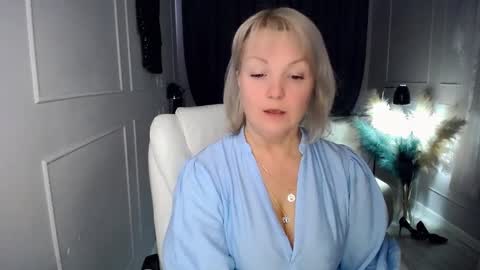 Snapshot of emmmam chatting on February 25, 8:46 am emmmam online show from February 25, 8:46 am