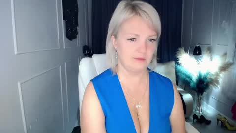 Snapshot of emmmam chatting on May 8, 6:13 pm emmmam online show from May 8, 6:13 pm