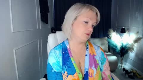 Snapshot of emmmam chatting on June 1, 12:07 pm emmmam online show from June 1, 12:07 pm
