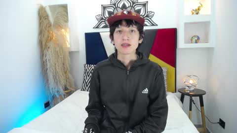 Snapshot of emmo_boy chatting on November 17, 3:23 am SERGIO online show from November 17, 3:23 am