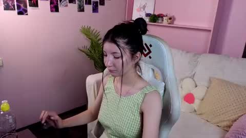emmy_dreamy_ online show from July 5, 4:19 am