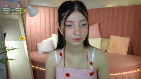 emmy_dreamy_ online show from August 6, 1:29 am