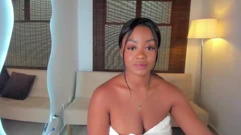 emmy_jacksson online show from March 12, 3:40 pm