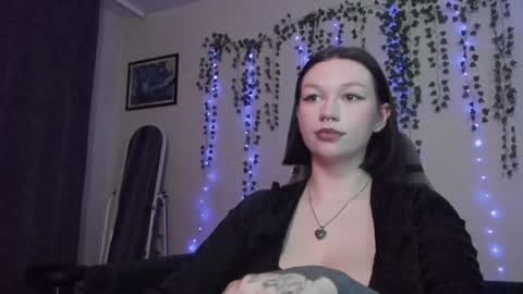 Emily Johny online show from December 2, 12:51 pm