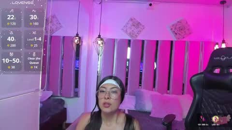 Snapshot of emmy_rosse_ chatting on October 27, 8:35 pm Emmy  online show from October 27, 8:35 pm