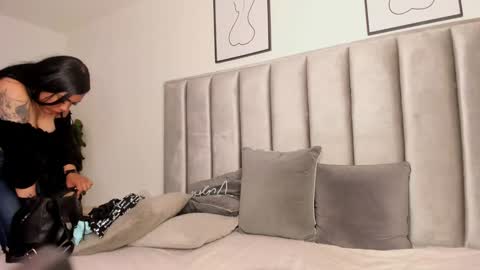 Emily  Laila  online show from December 14, 1:06 am