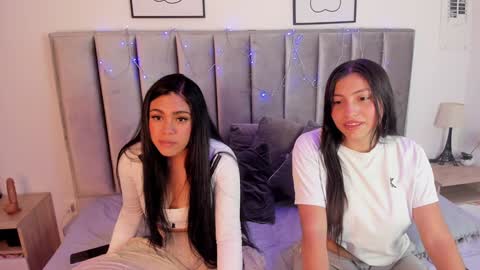 Emily  Laila  online show from January 16, 3:46 pm