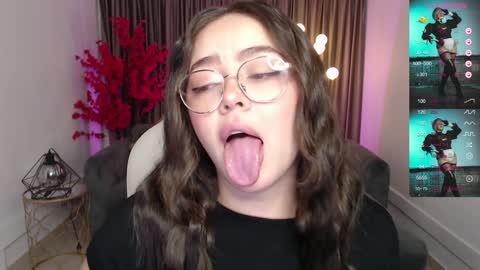 Emmy Walker online show from December 30, 11:04 am