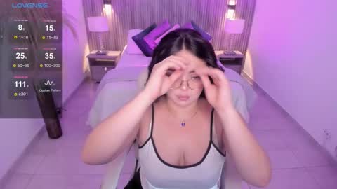 Emmy Walker online show from October 18, 11:00 am