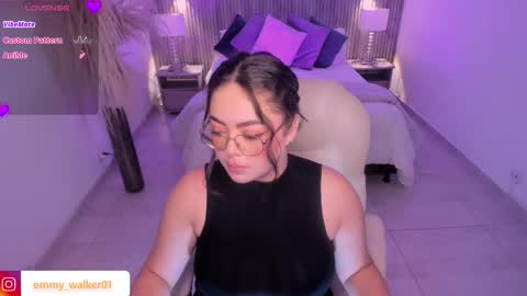 Emmy Walker online show from November 5, 10:59 am