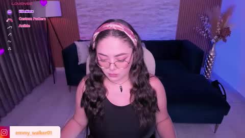 Emmy Walker online show from December 5, 11:08 am