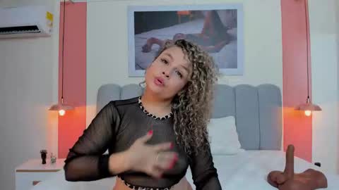 Snapshot of emmyboyd chatting on February 26, 11:53 am Emma online show from February 26, 11:53 am