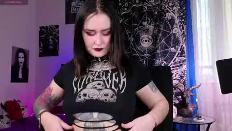 Emmy Bright     50  online show from March 23, 2:48 am