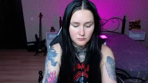 Emmy Bright     50  online show from May 1, 4:33 pm