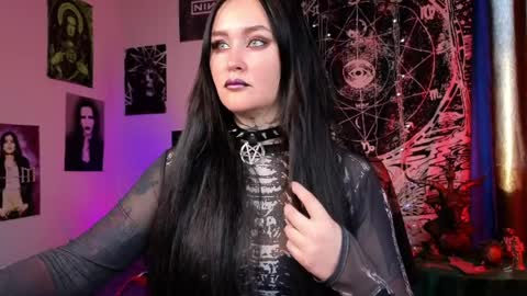 Emmy Bright     50  online show from May 18, 2:18 am