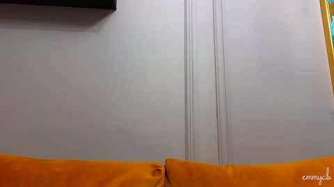 Em online show from December 13, 1:37 am