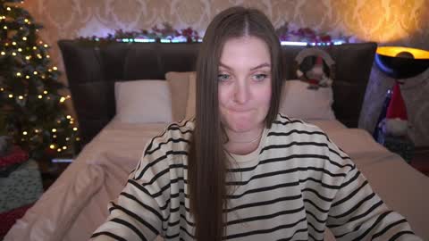 Snapshot of emmycharm chatting on December 23, 12:52 pm E M M Y online show from December 23, 12:52 pm