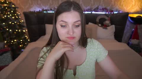 Snapshot of emmycharm chatting on December 25, 9:56 am E M M Y online show from December 25, 9:56 am