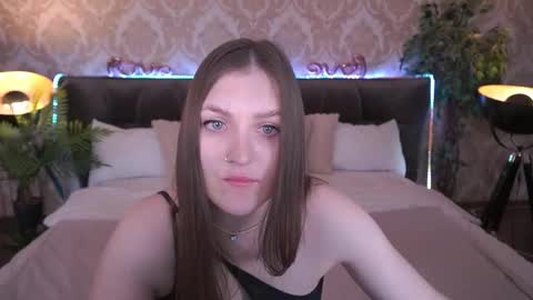 Snapshot of emmycharm chatting on February 25, 6:47 am E M M Y online show from February 25, 6:47 am