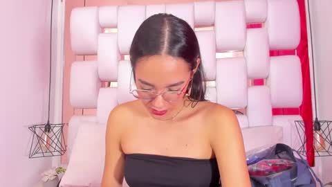 Snapshot of emmycruzz chatting on September 20, 1:23 pm emmy online show from September 20, 1:23 pm