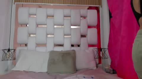 Snapshot of emmycruzz chatting on September 27, 7:19 pm emmy online show from September 27, 7:19 pm