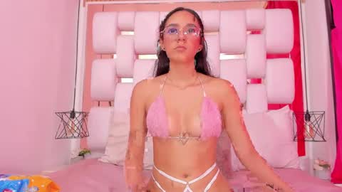 Snapshot of emmycruzz chatting on October 3, 8:39 pm emmy online show from October 3, 8:39 pm