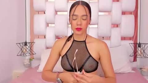 Snapshot of emmycruzz chatting on October 26, 7:31 pm emmy online show from October 26, 7:31 pm