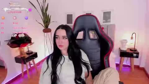 Emmy Evans  online show from December 6, 7:01 pm