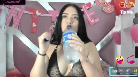 emmymiller1 online show from March 4, 8:27 pm