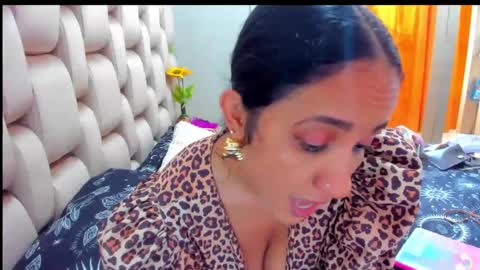 Snapshot of emperatriztapia chatting on February 22, 9:04 pm emperatriztapia online show from February 22, 9:04 pm