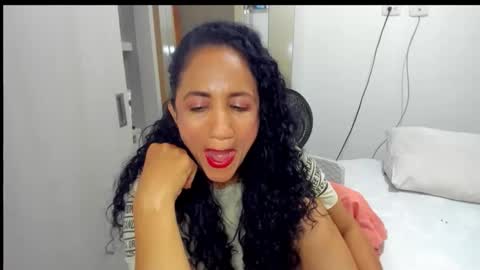 Snapshot of emperatriztapia chatting on November 6, 10:54 pm emperatriztapia online show from November 6, 10:54 pm