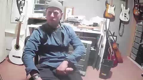 Snapshot of empirikal1 chatting on February 15, 5:39 pm empirikal1 online show from February 15, 5:39 pm