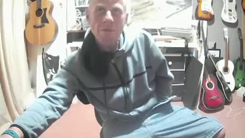 Snapshot of empirikal1 chatting on March 9, 3:16 pm empirikal1 online show from March 9, 3:16 pm