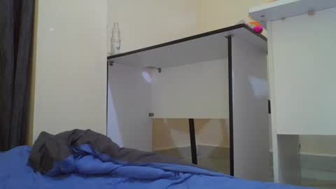 Snapshot of empress_emma chatting on March 24, 7:41 pm empress_emma online show from March 24, 7:41 pm