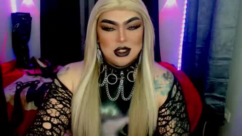 Snapshot of empressmichellexx chatting on February 28, 4:41 pm Mistress Michelle online show from February 28, 4:41 pm