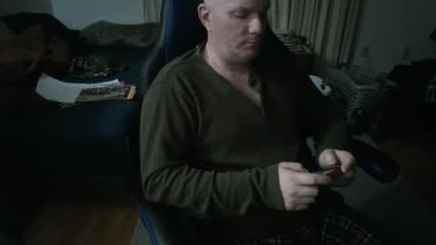 Snapshot of emsguy1 chatting on January 6, 5:41 am Matt online show from January 6, 5:41 am