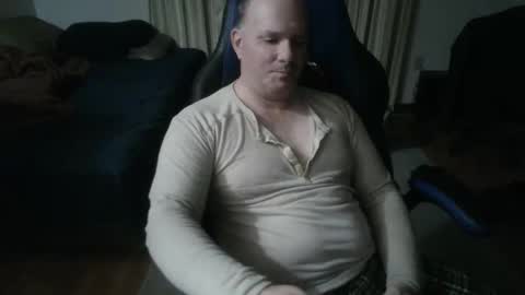 Snapshot of emsguy1 chatting on April 11, 5:45 am Matt online show from April 11, 5:45 am