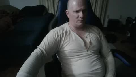 Snapshot of emsguy1 chatting on April 20, 3:20 am Matt online show from April 20, 3:20 am